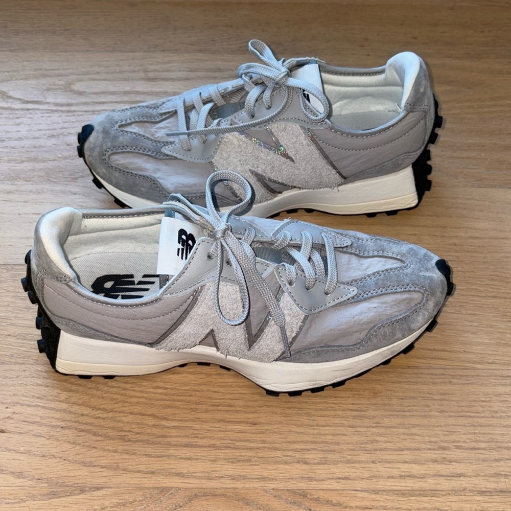 Women’s New Balance 327 - Limited Edition